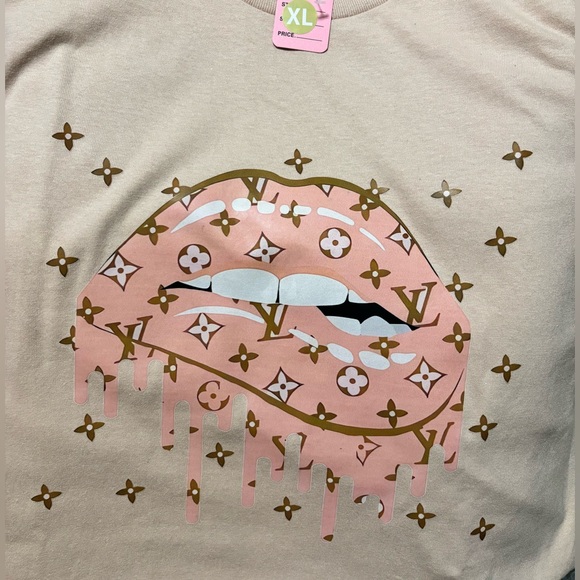 Louis Vuitton Tops - NEW Size XL Pink Dripping Lips Graphic Tee with LV Monogram